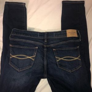 🌟 Dark Wash Abercrombie & Fitch Jeans 🌟